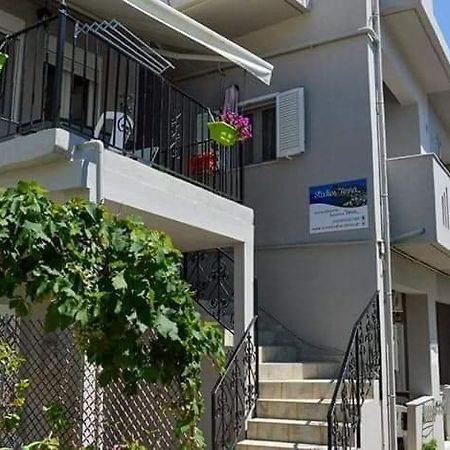 "Studios Anna" Lentas Exterior photo